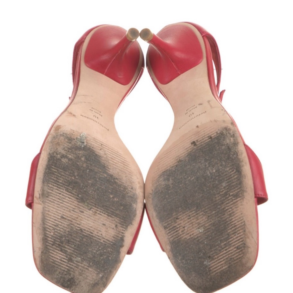 Very Comfy - image 4